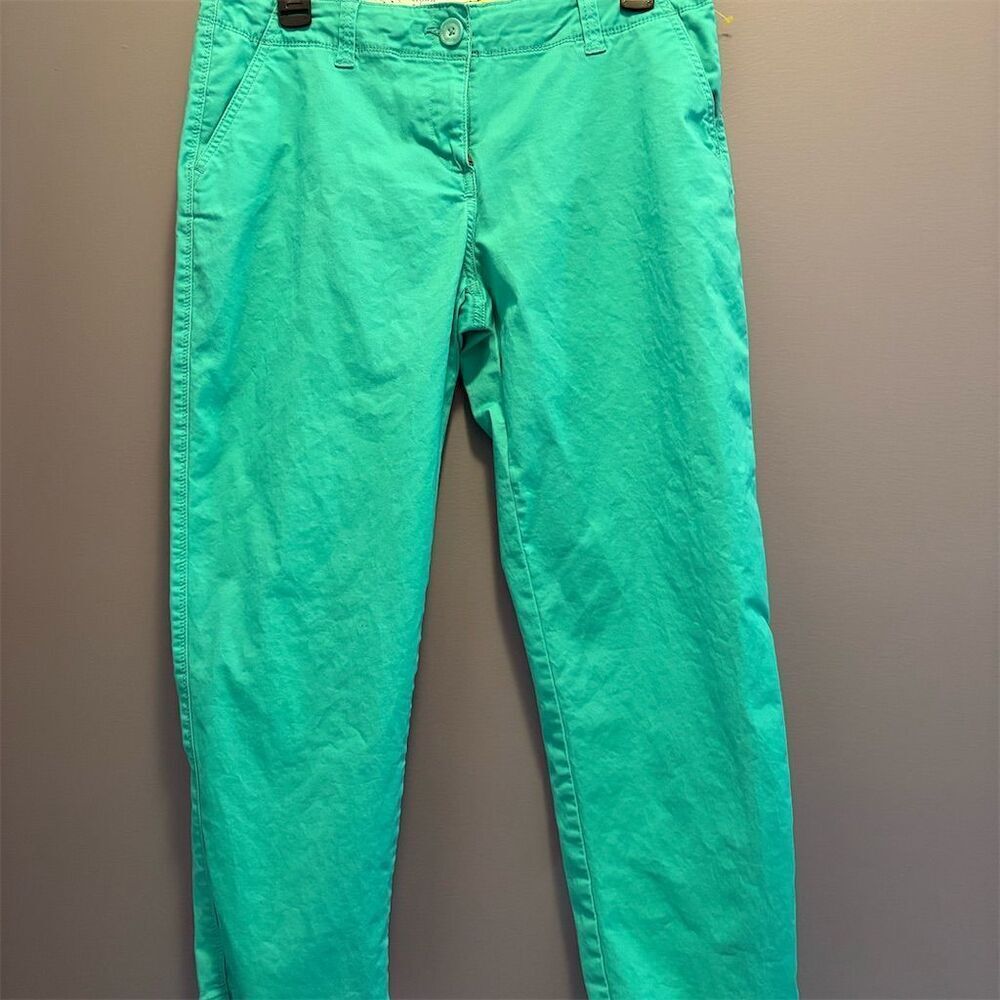 Crown & Ivy Women's Green Capri Pants Size 6 Casual Solid Mid Rise